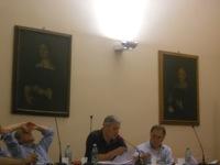 Immagini di un consiglio comunale