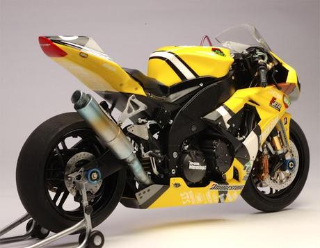 Kawasaki ZX-10R Trick Star 2010 by Utage Factory House (Fujimi)