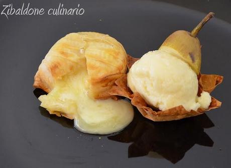 Cestino di gelato alle pere con formaggio filante