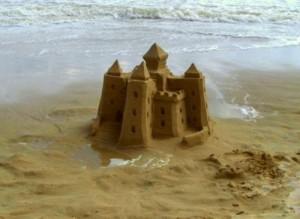 Spiaggia tempo di giochi, dai castelli di sabbia al beach frisbee al Riviera Beach Game