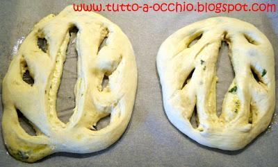 Bread Baking Day # 52 - Fougasse al basilico