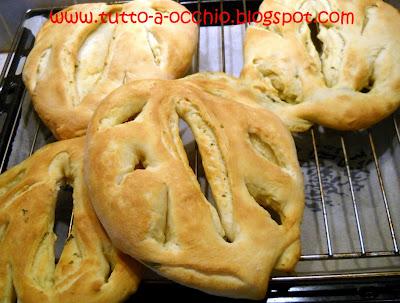 Bread Baking Day # 52 - Fougasse al basilico