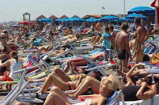 Pacco bomba trovato in spiaggia a Ostia!