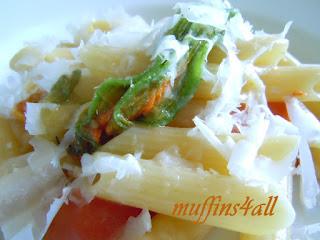 Pasta risottata con fiori di zucchina e stimmi di zafferano