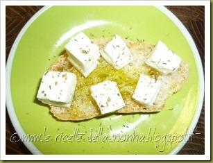 Crostini con mozzarella di bufala di Aversa, olio extravergine d'oliva e origano (4)