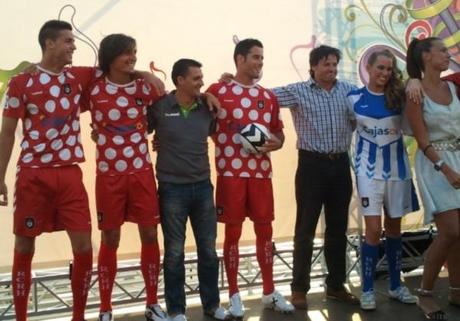 Recreativo Huelva, tifosi contro la maglia a pois