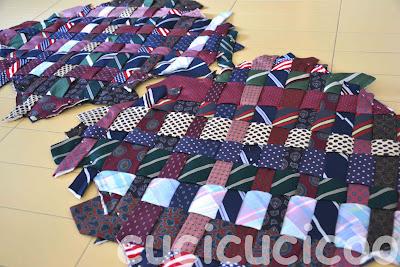 cuscini recuperati di $1000 - $1000 upcycled tie pillow