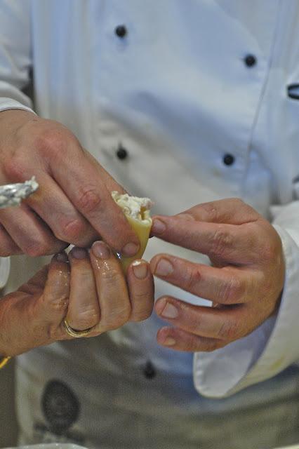 I paccheri ripieni con ricotta e guanciale alla scuola di cucina dell'Etoile Boscolo Academy