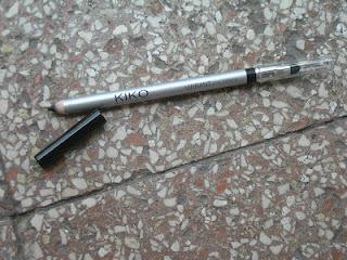 Review comparativa: Kiko Vibrant Eye Pencil n. 600 (nero) VS VIVO Cosmetics Khol Eye Liner in Blue Blazer