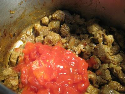 Cous cous con carne e anello di verdure