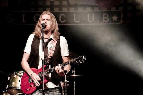 Giuseppe Binetti MASCHIO TU Videoclip Ufficiale 2012 - Live Rock Trezzo - Match Music