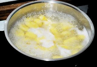 “Gnocchi di Patate allo Zafferano, in vellutata di ceci”