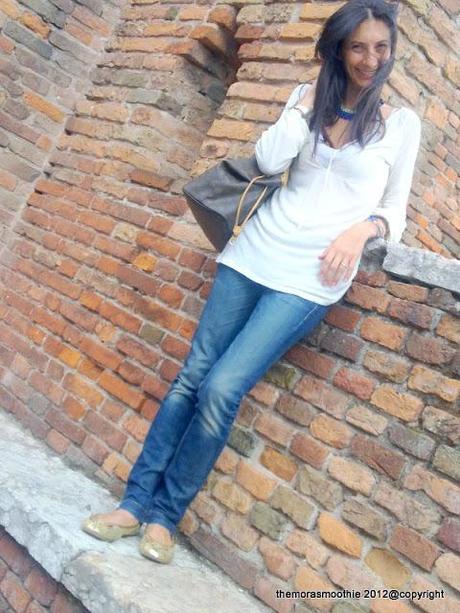 Outfit with necklace with trimmings ...love Castelvecchio