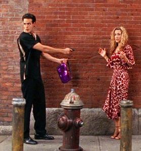 carrie con baguette fendi ladro deruba carrie