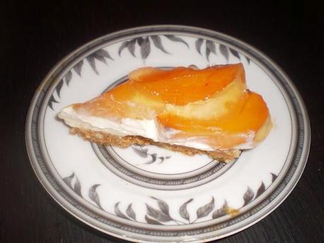 Torta allo yogurt con albicocche