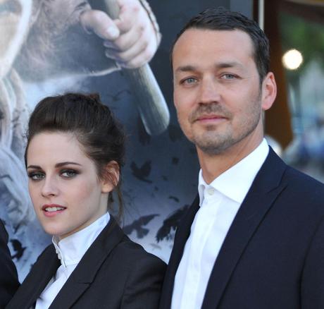 Le scuse di Kristen Stewart per il tradimento non convincono Robert Pattinson