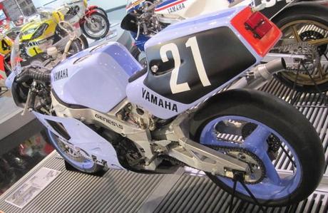 Yamaha FZR 750 OW74 TECH21 Shiseido Racing Team 8 Hours Suzuka 1985