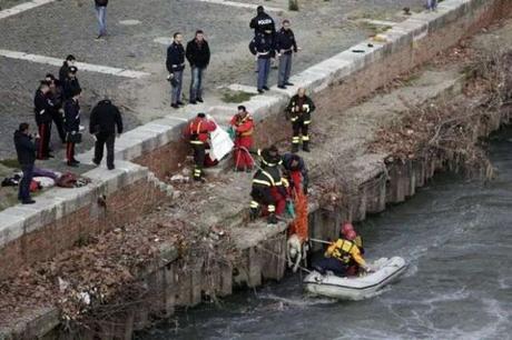 Giovane diciannovenne trovato cadavere nel Tevere