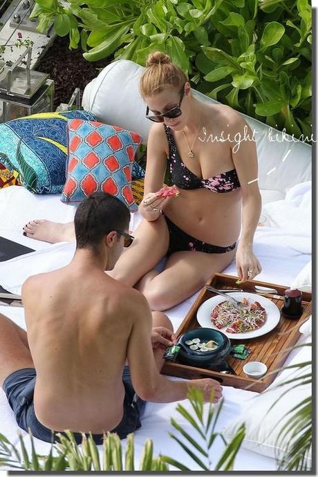 Whitney Port: Bikini babe in Hawaii