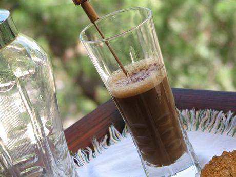 Caffè corretto shakerato alla cannella