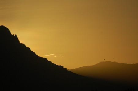 Torna il cambio dell'ora, orologi avanti un'ora in tutte le Fiji Un'alba a Fij