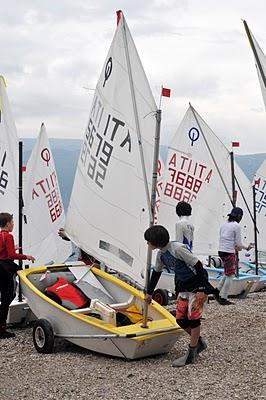 VENTO LEGGERO PER L'ULTIMO ATTO DELLA STAGIONE 2010 DEL CIRCOLO VELA GARGNANO