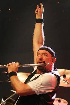 Chi va con lo Zoppo... non perde IAN ANDERSON in concerto a Bergamo il 9 dicembre!