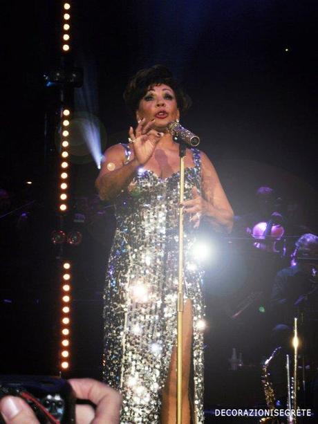 UN ANNO FA ... SHIRLEY BASSEY BBC  ELECTRIC PROMS - LE MIE FOTO