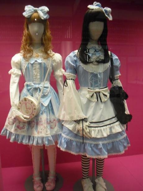 Kitty and the Bulldog: Lolita Fashion at the V