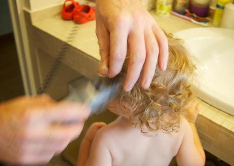 Semplicemente il primo taglio di capelli