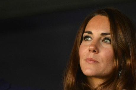 ACCESSORI | Kate Middleton sfoggia esclusivi orecchini Kiki McDonough alla cerimonia di apertura delle Olimpiadi ACCESSORI | Kate Middleton sfoggia esclusivi orecchini Kiki McDonough alla cerimonia di apertura delle Olimpiadi