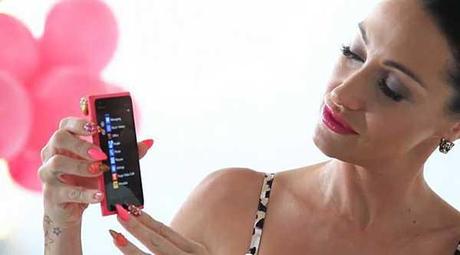 Nokia Lumia 900 Rosa : Nokia dedica il suo Top smartphone alle donne