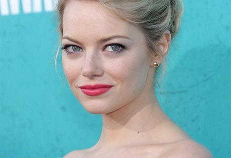 Emma Stone: Make up & Hair Style