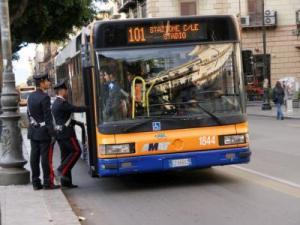 Palermo, lite sul bus per 350 euro