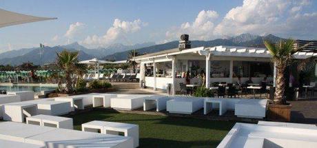 Beach Club Versilia: ogni domenica è un top party!