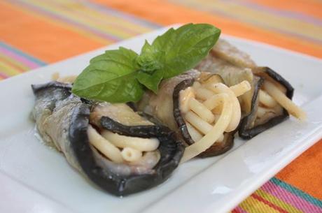 Involtini di bucatini cacio e pepe