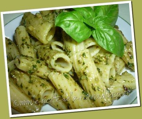 Tortiglioni con pesto di nocciole e basilico (14)