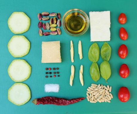 Busiate al pesto siciliano al pistacchio e zucchina