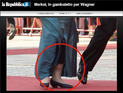Angela Merkel: rimbalza la notizia della calza