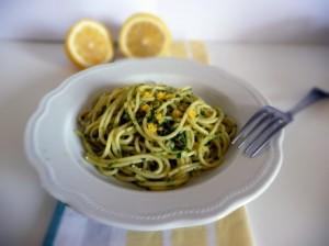 Spaghetti con alici e pesto