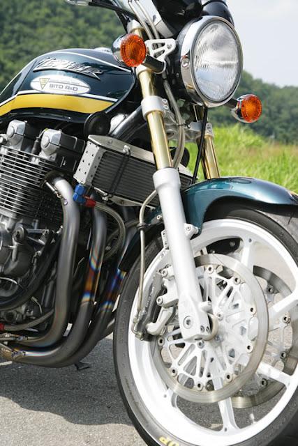 Kawasaki Zephyr 1100 by JB-Power