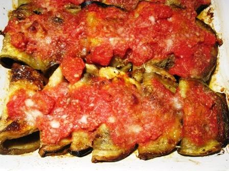 Un contorno super ovvero: Piccoli portafogli di melanzane e..un lavoretto da fare sotto l'ombrellone...