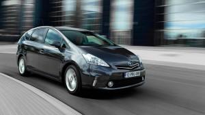 Toyota Prius + Lounge, spaziosa e ecologica