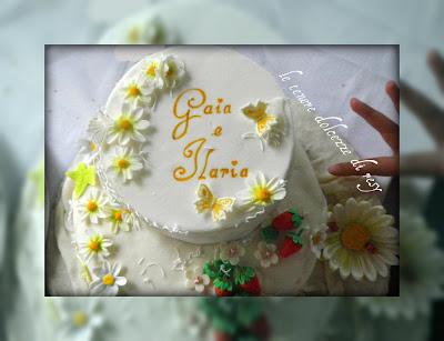 Torta per la Prima Comunione di Gaia e Ilaria.........anche se al ristorante è arrivata distrutta!!