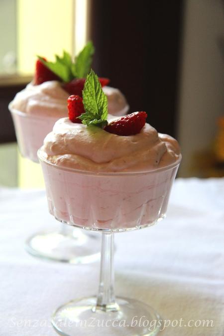 Mousse fragole e...mancanza di tempo...