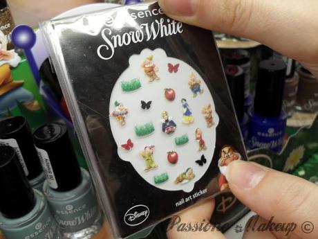 Essence Snow White nail art sticker