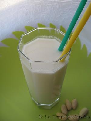 Latte di Mandorla