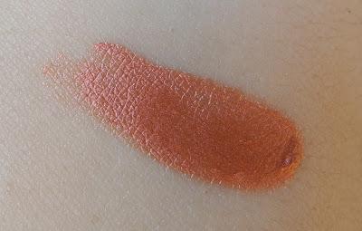 Soufflé touch blush - Essence