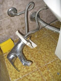 il bidet rotto!!!! foto