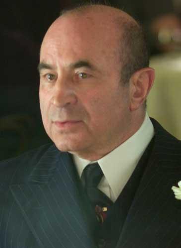 Bob Hoskins si ritira annunciando di avere il Parkinson